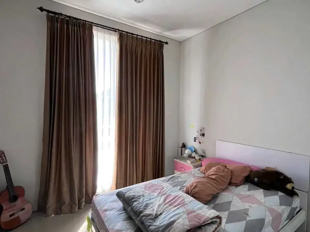 ANG.A082 Rumah Modern di Royal Residence Greenwich Surabaya Siap Huni