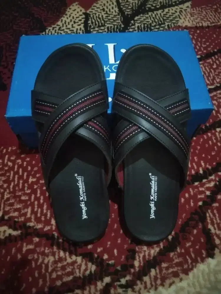 Sandal pria dewasa