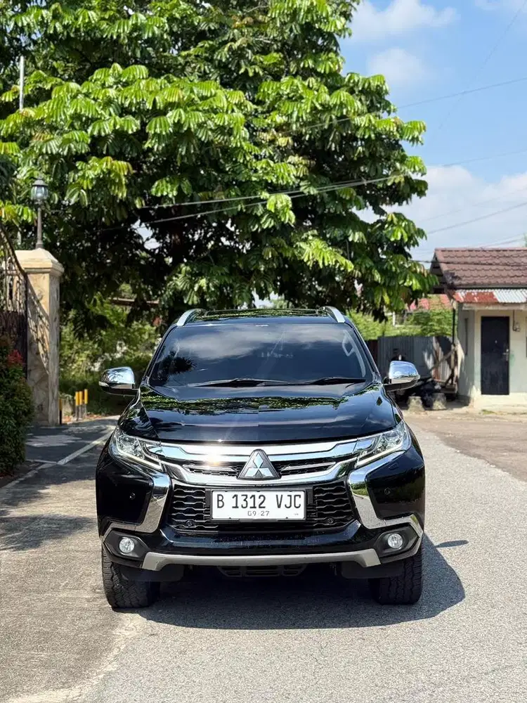 Pajero Dakar 4x2 AT 2017 Black Piano