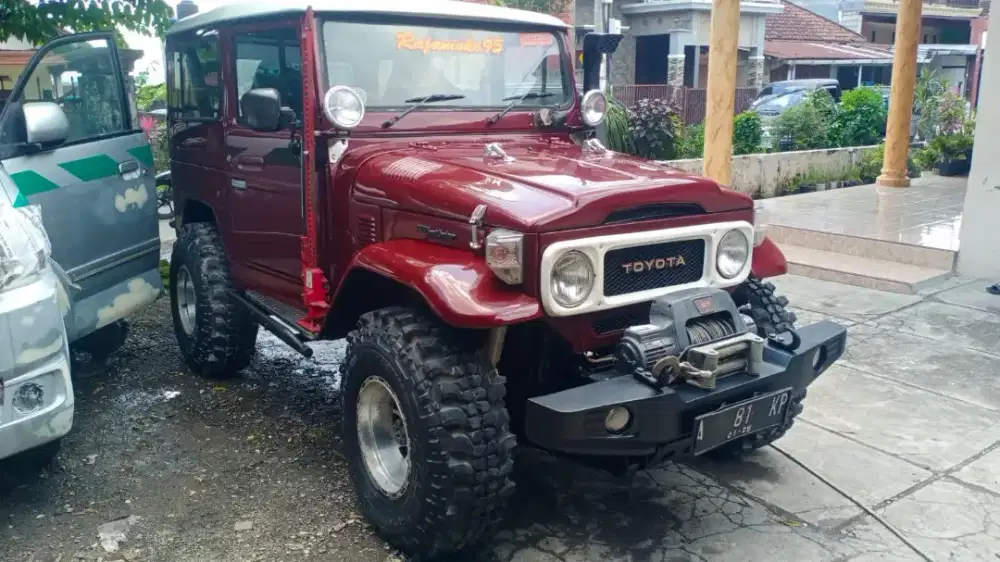 Jeep hardtop merah land cruiser toyota