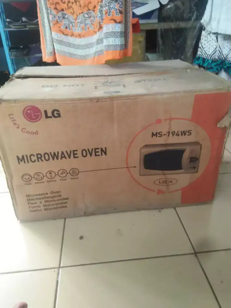 Microwive merk LG tipe MS-194WS.