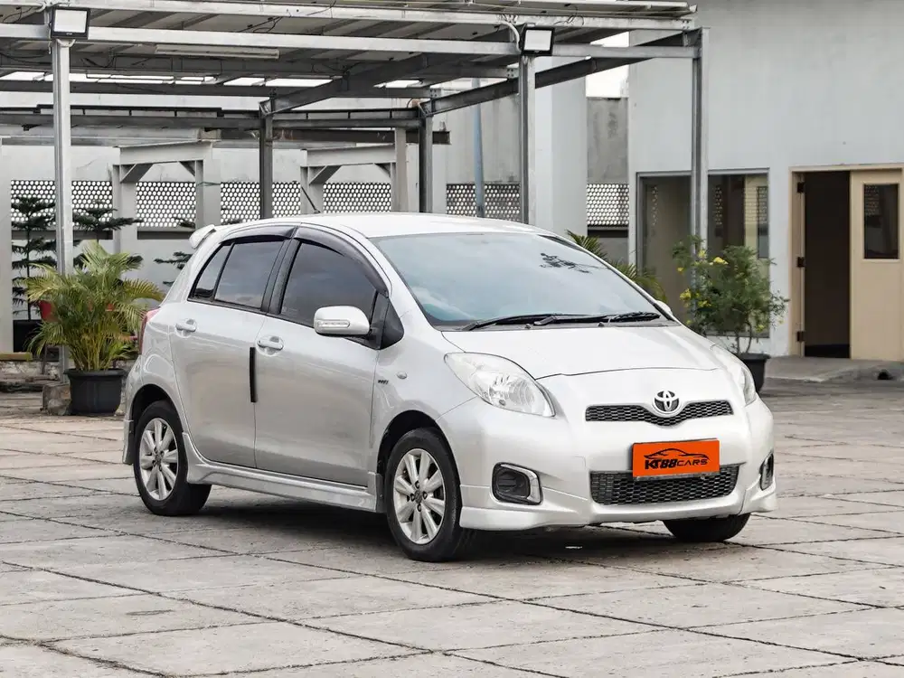 Toyota Yaris E AT (Facelift) Th 2012