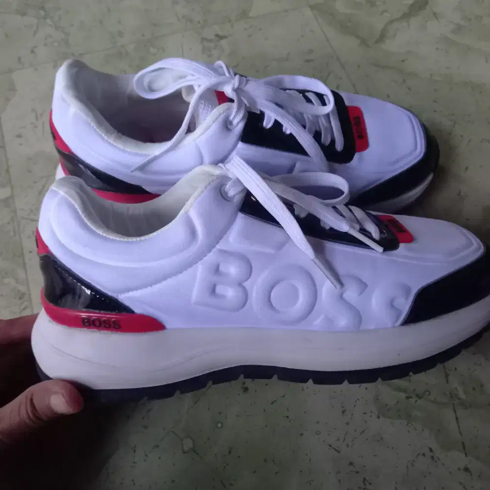 Sepatu Hugo boss