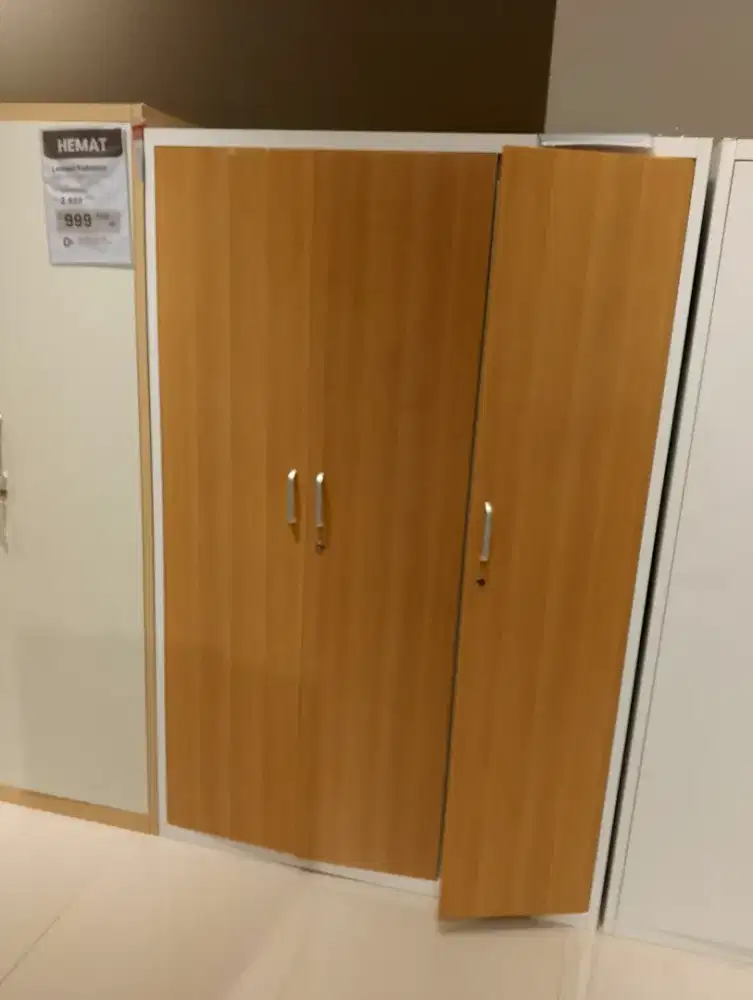 LEMARI BESI 3 PINTU
