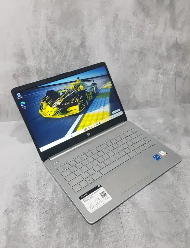 HP 14-dq2078wm/ Core i5-1135G7/ 8GB/ 256GB SSD/ Iris Xe Graphics/ FHD