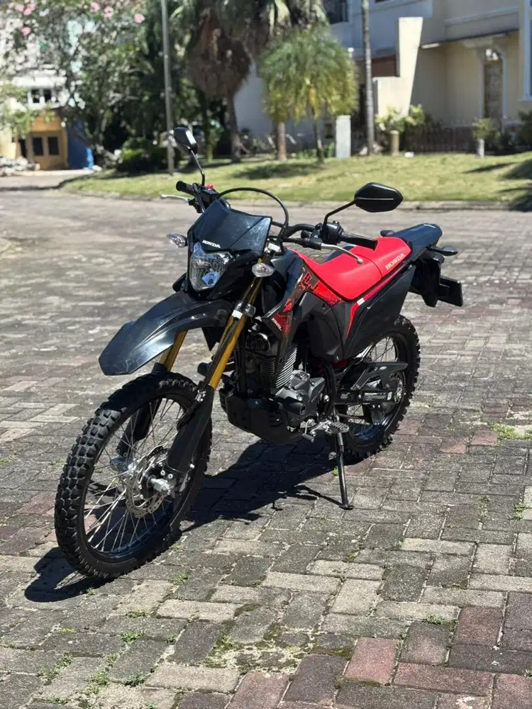 LIKE NEW HONDA CRF 150 L 2025 WARNA HITAM MERAH LOW KM