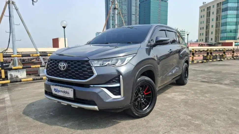 KM Rendah - Toyota Kijang Innova 2.0 Zenix V CVT Bensin-AT 2022