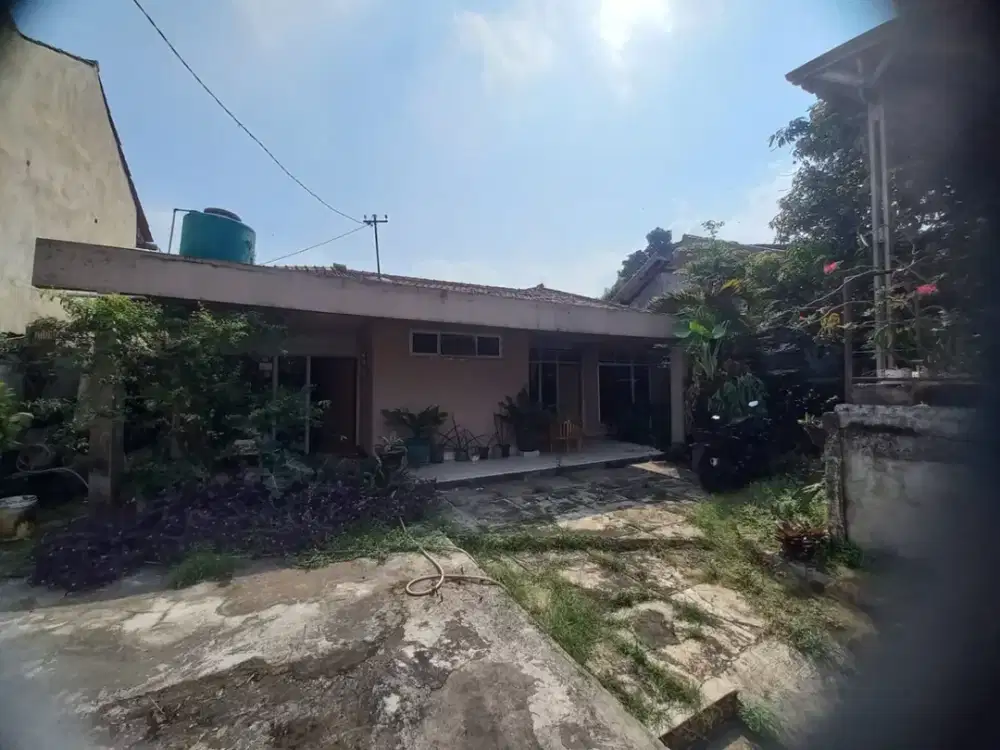 Dijual Rumah Tua Hitung Tanah di Bintaro Permai Pesanggrahan - Jakarta Selatan