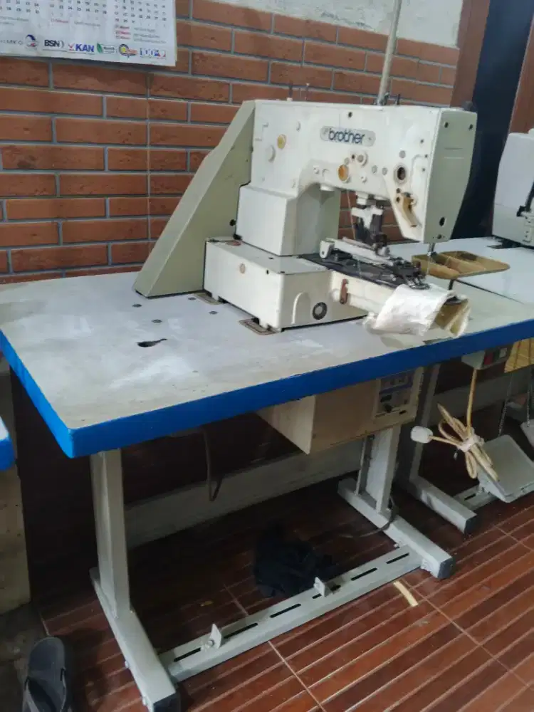 Mesin jahit lubang dan pasang kancing 1 set ori jepang