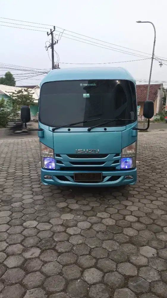 ISUZU ELF MINIBUS KM LOW