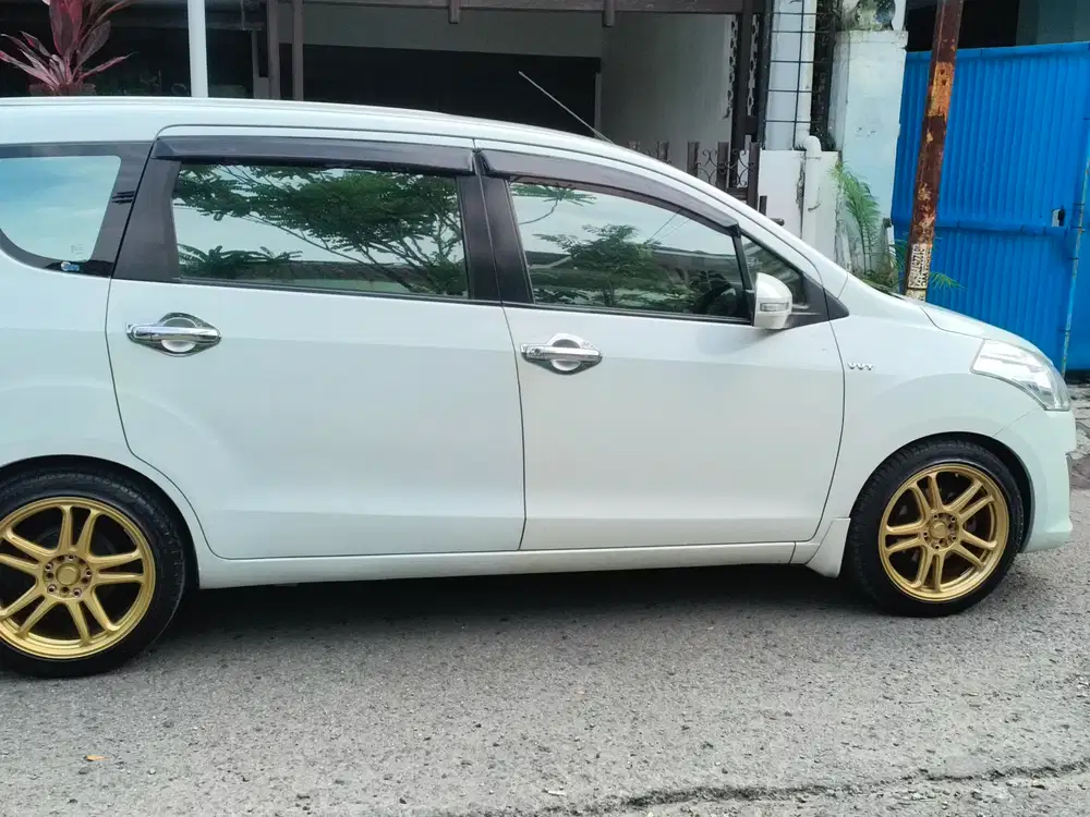 Suzuki Ertiga 2012 Bensin