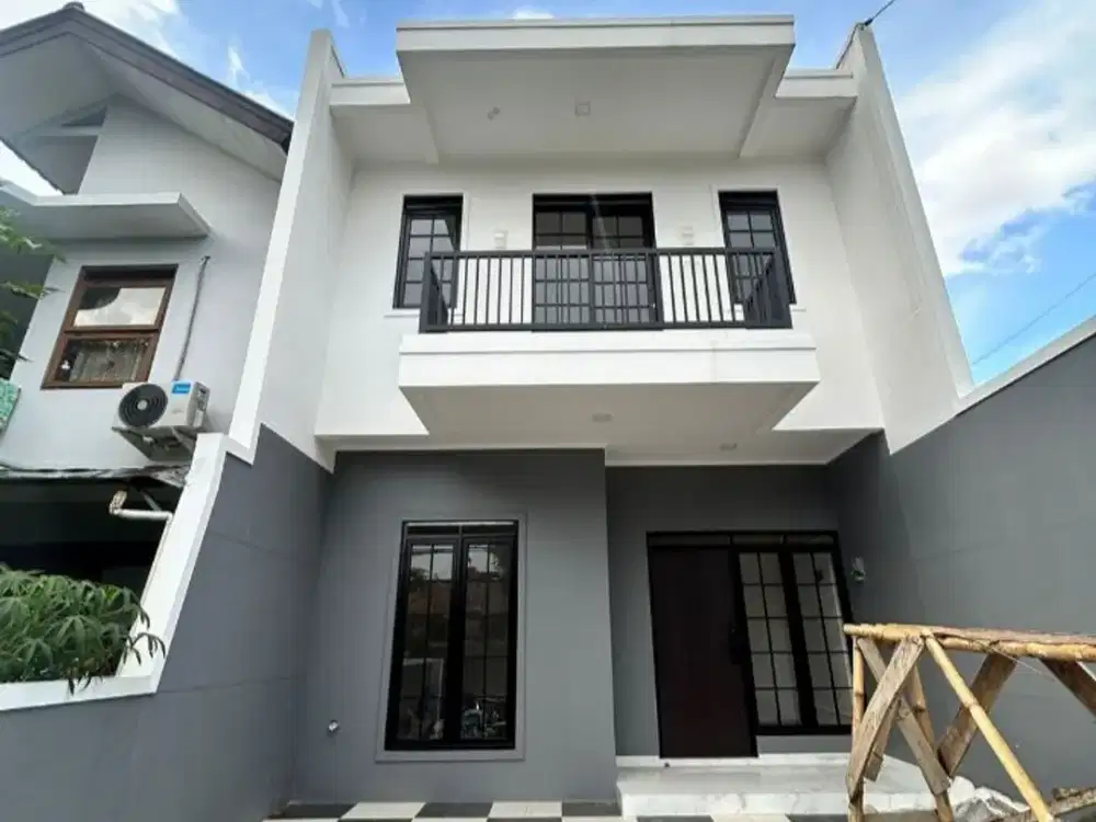 DI JUAL CEPAT Rumah Baru 2 Lantai Turangga Buah Batu Bandung Kota SHM Strategis