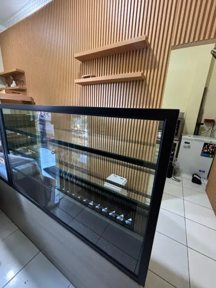 Dibeli kulkas freezer box etalase dan barang bekas lainnya