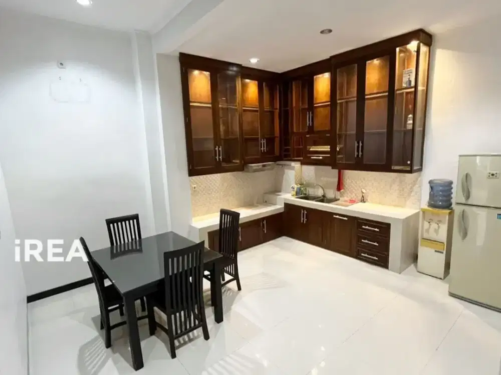 DIJUAL RUMAH CLUSTER FULL FURNISHED DEKAT PASAR TELUKAN PUSAT BISNIS SOLO BARU