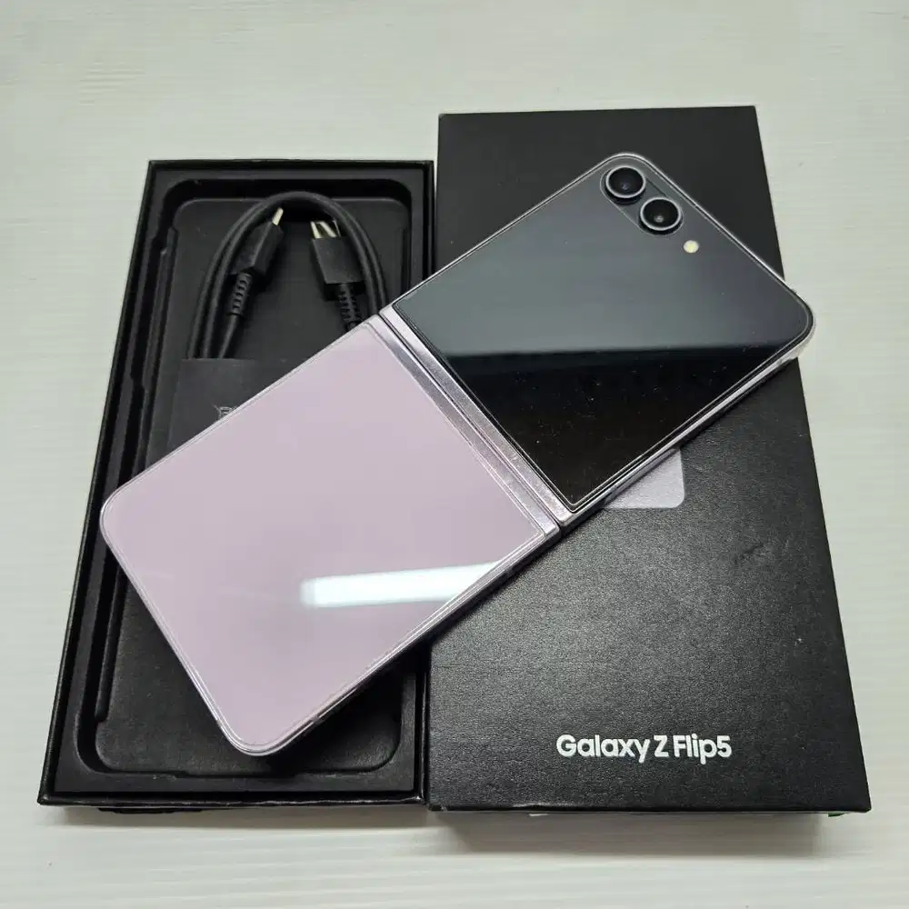 LIKE NEW MULUS SAMSUNG GALAXY Z FLIP 5 5G 8/512  LAVENDER  RESMI SEIN