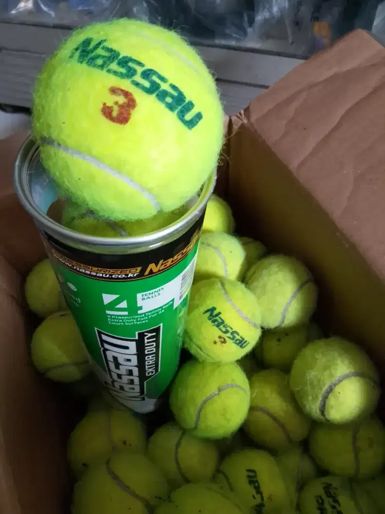 Bola Tenis Layak Pakai