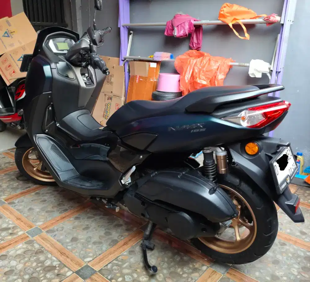 Motor Yamaha Nmax 2022 (Registrasi 2023) keyless warna hijau gagah