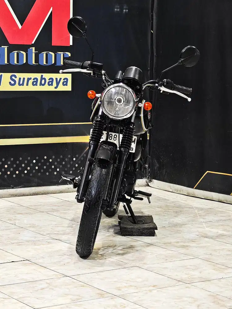 Kawasaki W175  Black Glossy Retro odo6rb mewah. Anugerah motor rungkut