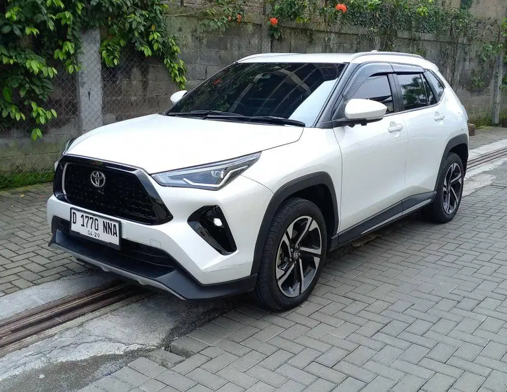 YARIS CROSS S TSS 1.5 AT 2023/2024 LowKM 22rb RECORD TOYOTA BANDUNG