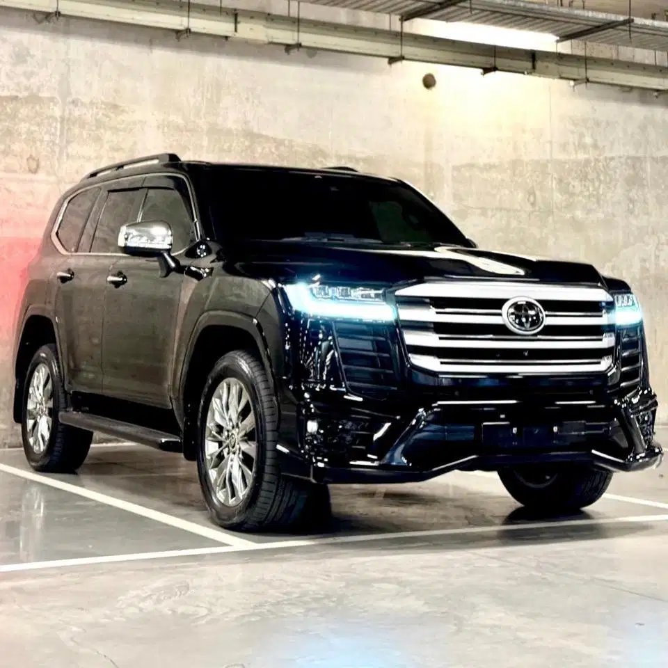 (CASH) Toyota Land Cruiser 300 VXR 2023