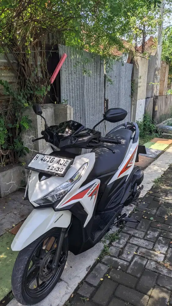Vario 125cc CBS Putih Merah