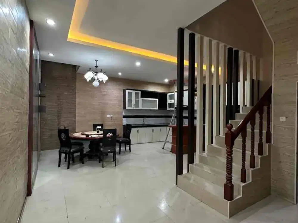 Mutiara PALACE Furnished Hadap SELATAN