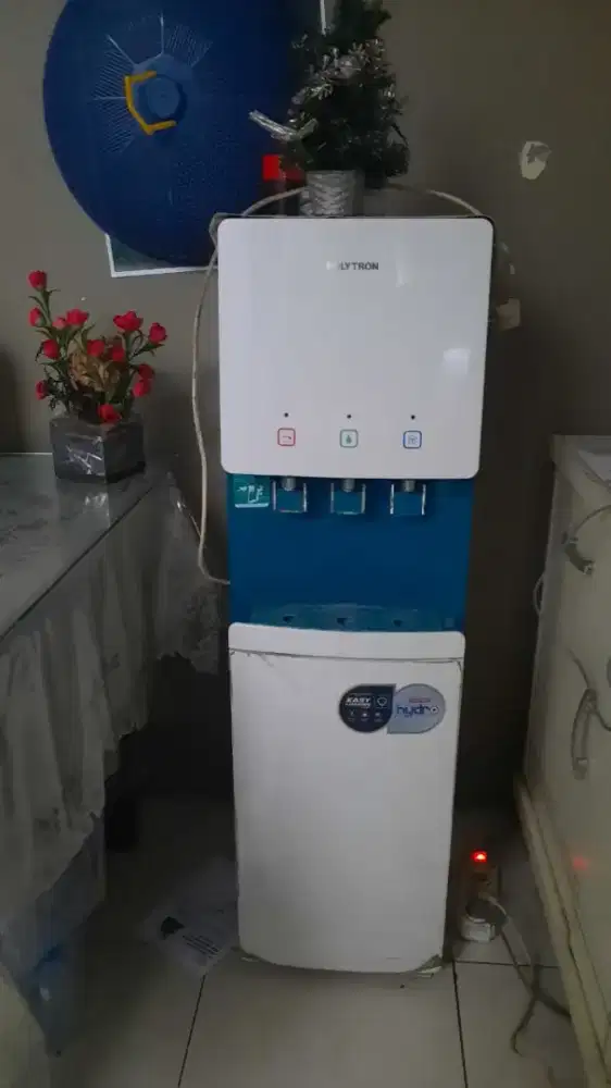 Dispenser air minum