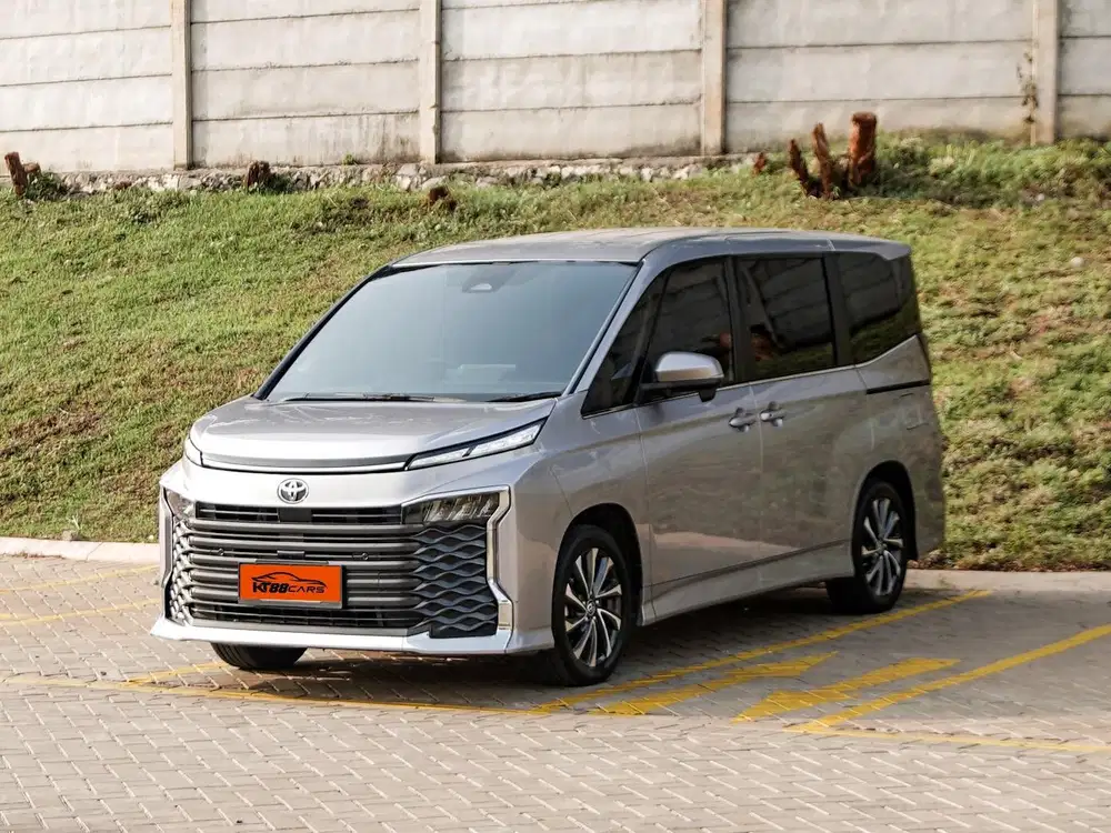 Toyota Voxy 2.0 CVT TSS Matic 2023 Abu
