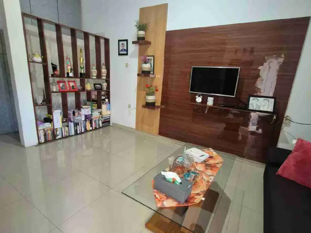 rumah mewah luas siap huni murah strategis di Arcamanik dkt sport jabar bisa untuk kantor
