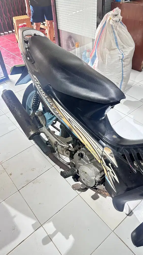 Suzuki Shogun R 2004