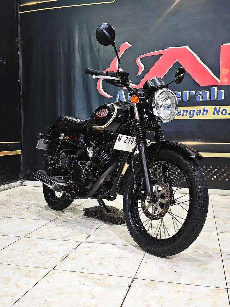 Kawasaki W175  Black Glossy Retro odo6rb mewah. Anugerah motor rungkut
