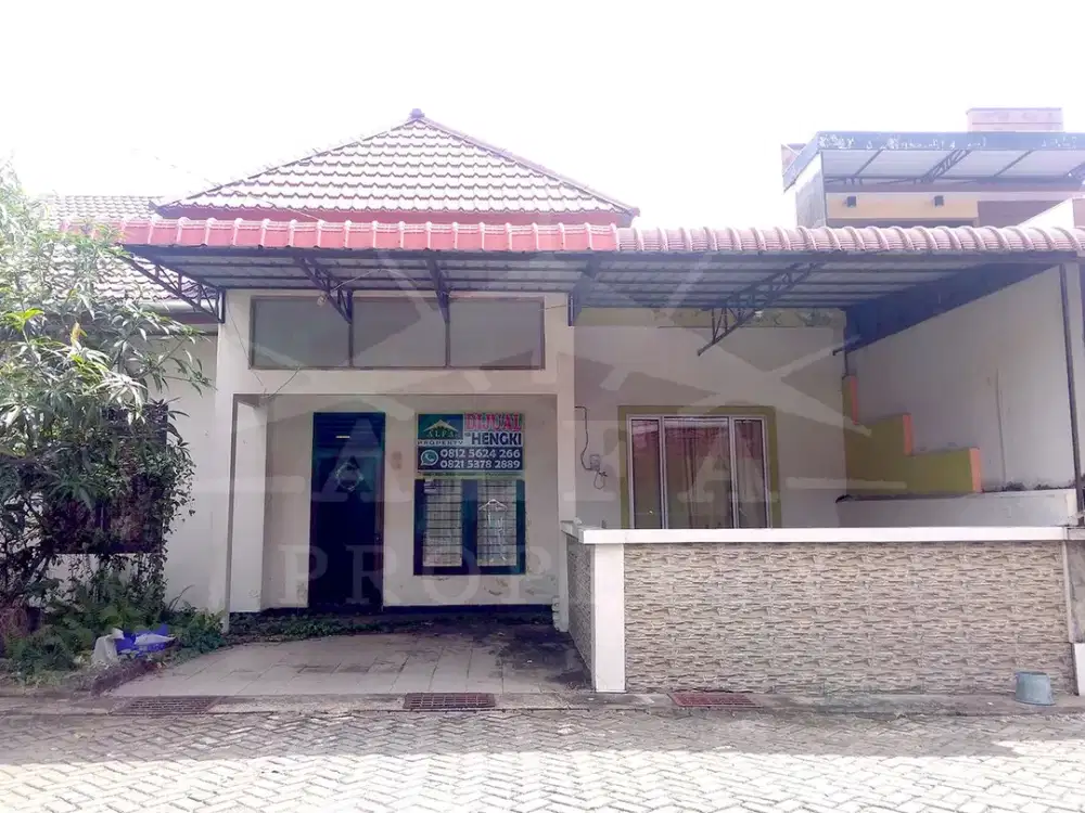 Kesempatan Langka! Rumah Butuh Renovasi Dalam Komplek Nyaman Aman