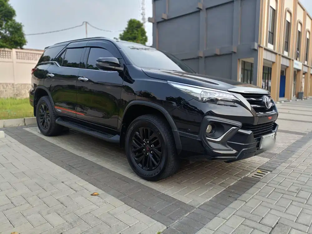 TOYOTA FORTUNER 2.4 VRZ TRD AT 2020