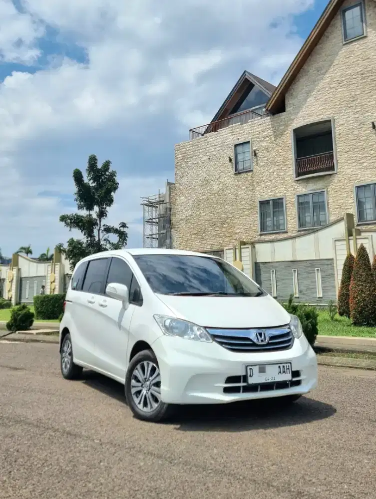 LOW KM 98 RIBU!! MPV NYAMAN HONDA. FREED E PSD 2012 MULUS & TERAWAT