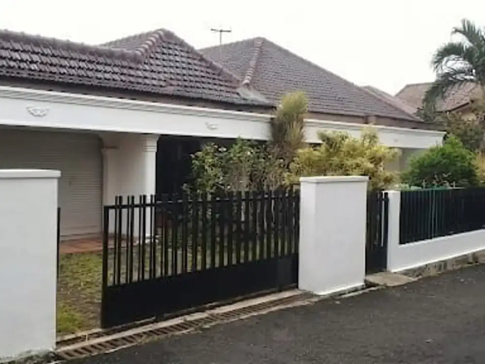 Dijual Rumah Dengan Pekarangan Luas Di Kebayoran Lama