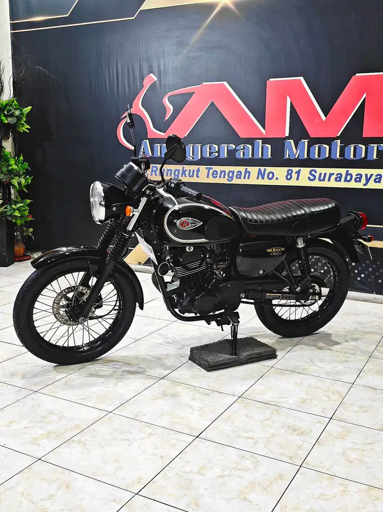 Kawasaki W175  Black Glossy Retro odo6rb mewah. Anugerah motor rungkut