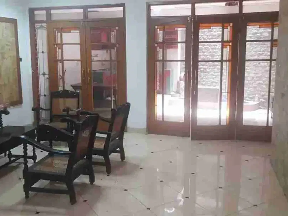 Disewakan Rumah di daerah Antapani Bisa untuk usaha /atau tempat tinggal
