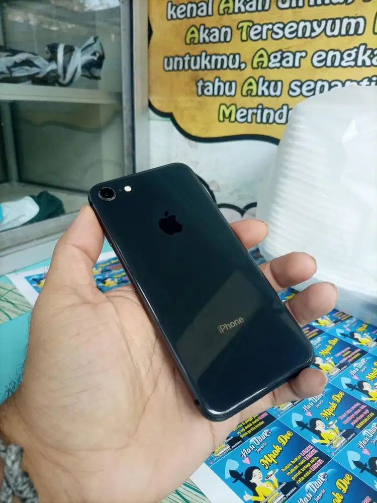 iPhone 8 64GB Grey