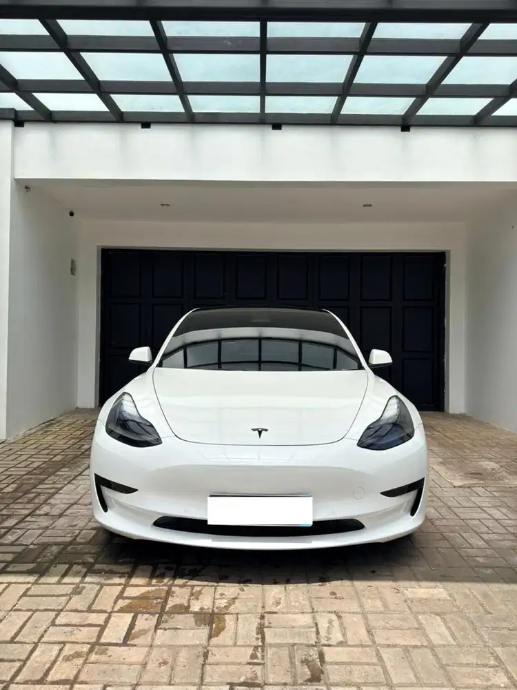 LOW KM 2022 Tesla Model 3 Standard Range Plus