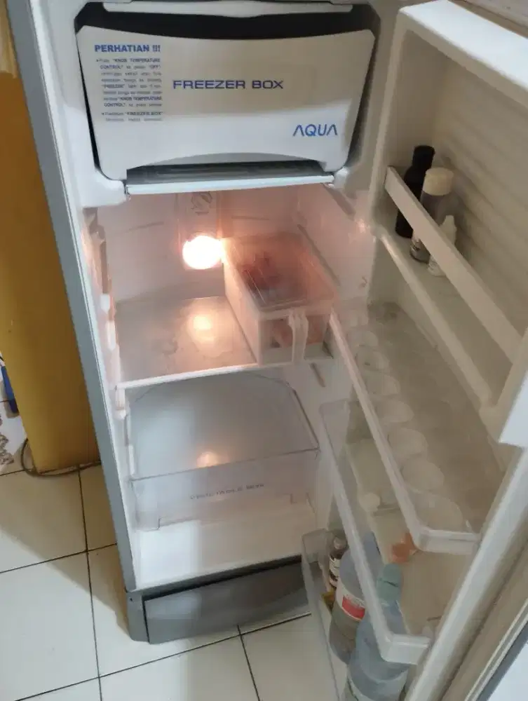 Kulkas Aqua 1 pintu