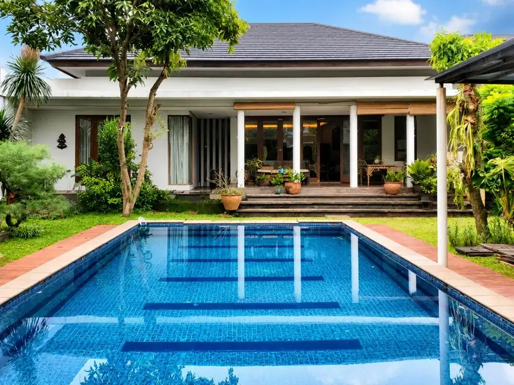 DIJUAL CEPAT MURAH RUMAH MEWAH ADA KOLAM RENANG DI KOMPLEK ELIT VILLA CINERE MAS