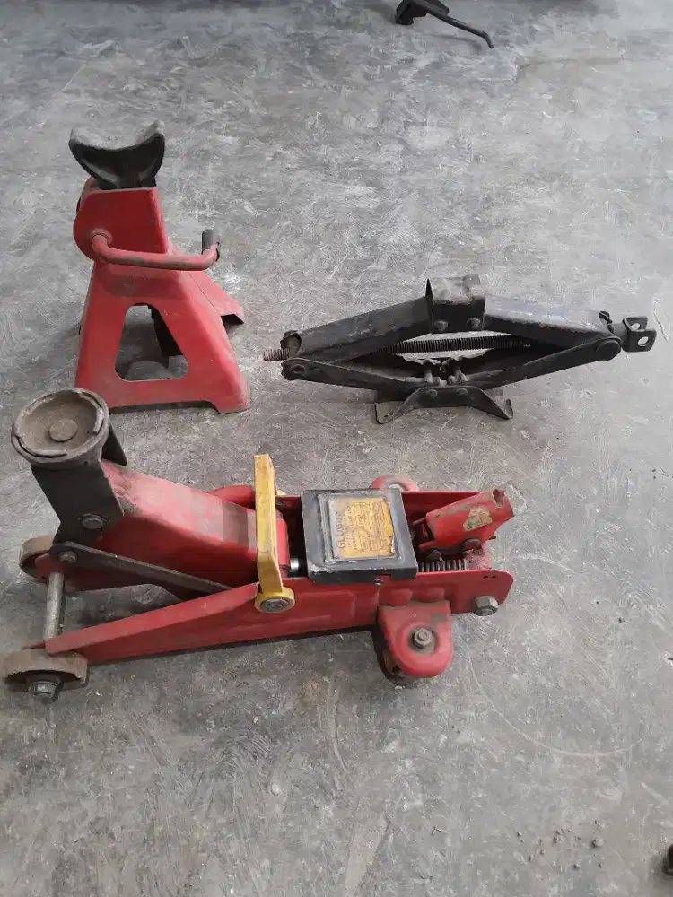DIJUAL DONGKRAK MOBIL
