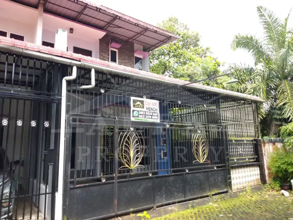 Jual Sewa Cepat! Rumah 2Lt Bonus Furnished Dekat Sekolah, Pusat Bisnis