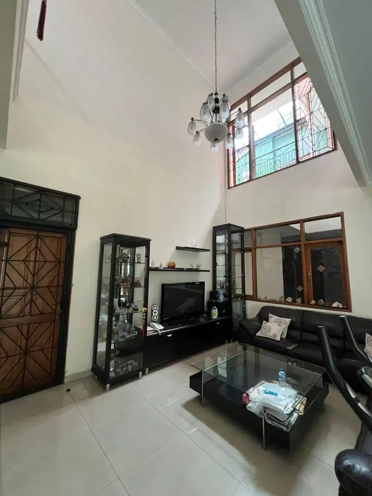 RUMAH NYAMAN SIAP HUNI 2 LANTAI STRATEGIS SAYAP PAJAJARAN BANDUNG