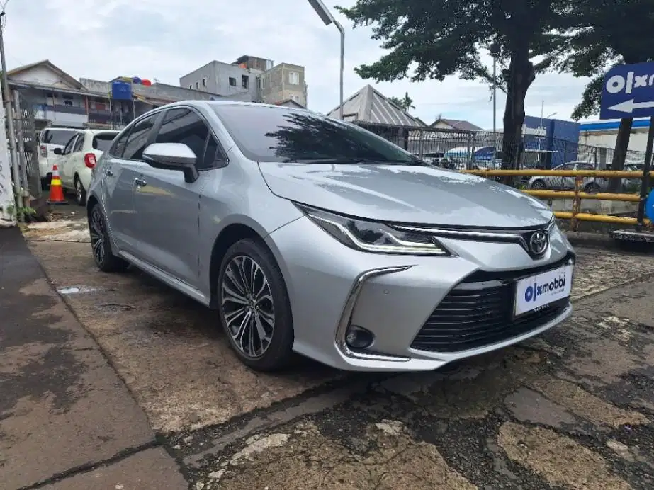 DP MURAH Toyota Corolla Altis 1.8 V Bensin-AT 2023 Silver CNAEB