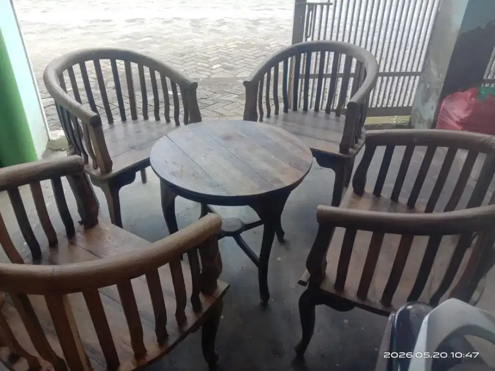 Kursi kayu betawi