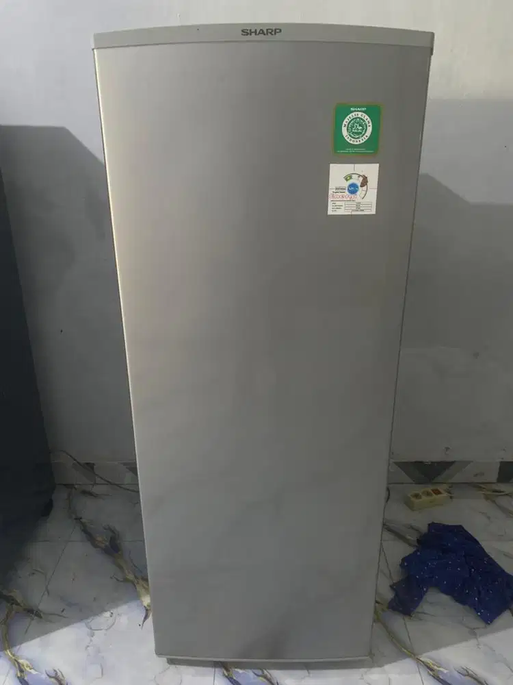 dijual Frezeer Sharp8rak