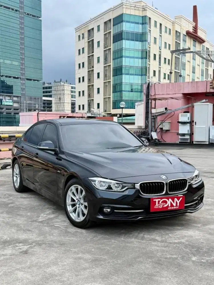 BMW 320i Sport DP 28jt Saja 2018 Hitam