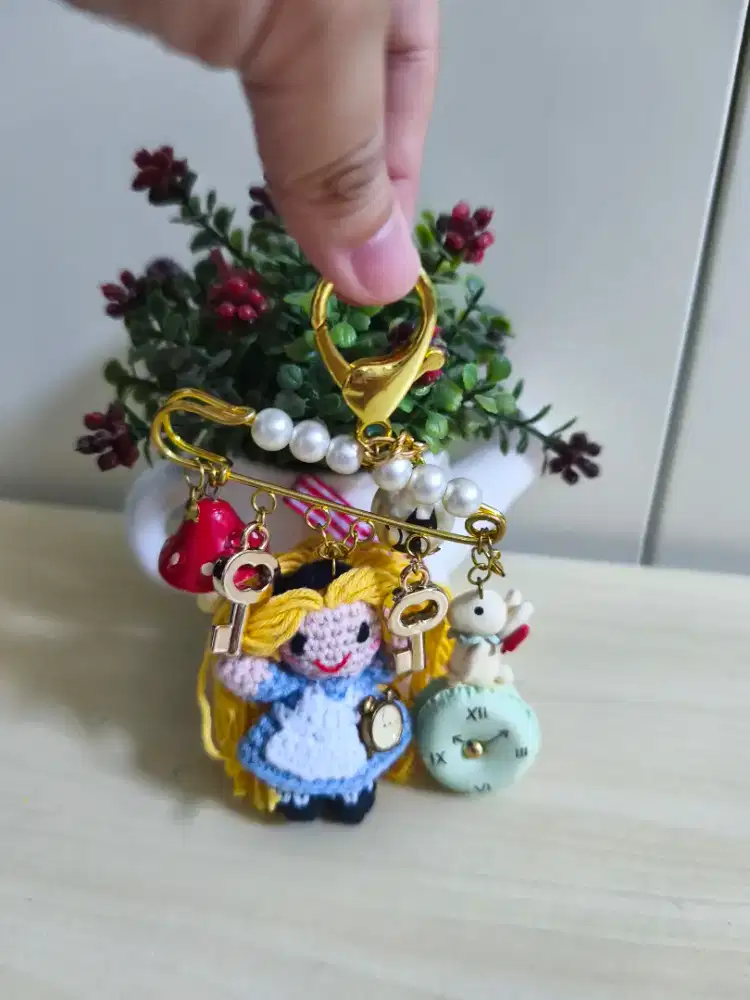 Bagcharm Alice in Wonderland