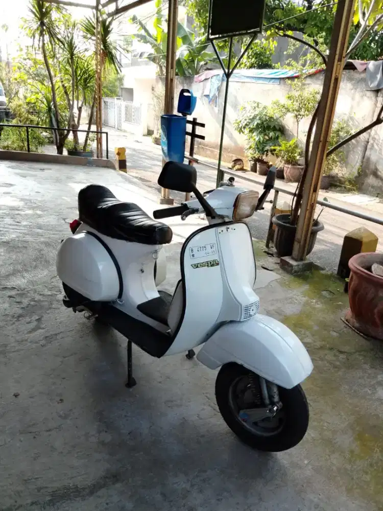 Vespa px tahun 1979 asli putih